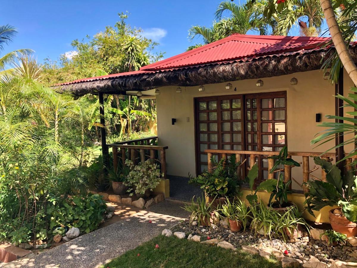 Strutz Art Garden Resort Bangued Exterior foto